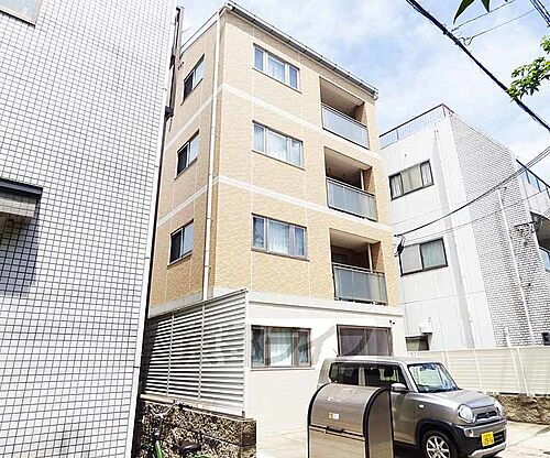 京都府京都市右京区山ノ内五反田町 築9年9ヶ月 4階建