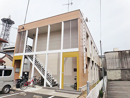 大阪府富田林市常盤町 2階建