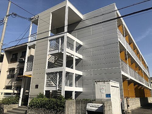 大阪府泉大津市東助松町４丁目 3階建