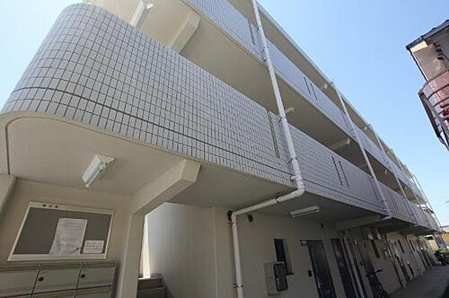 広島県福山市御幸町大字上岩成 3階建 築10年9ヶ月