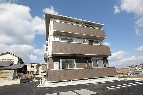 広島県尾道市栗原町 3階建 築2年5ヶ月