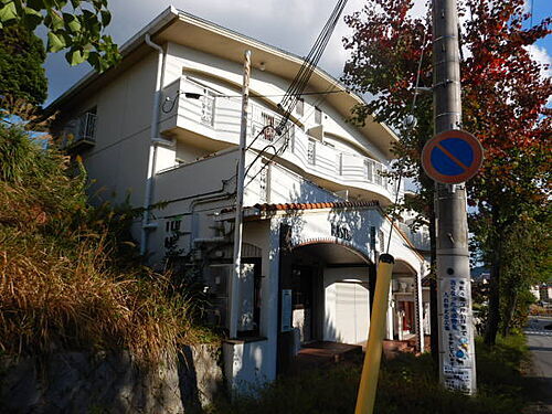 兵庫県神戸市須磨区北落合１丁目 3階建
