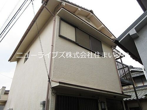 大阪府寝屋川市秦町 2階建