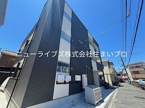 大阪府寝屋川市錦町 築2年8ヶ月 3階建
