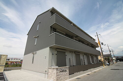 滋賀県長浜市神照町 築7年6ヶ月 3階建