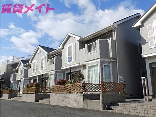 三重県四日市市西富田町 賃貸アパート