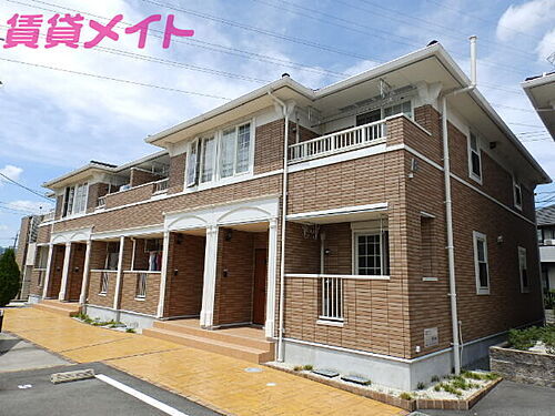 三重県松阪市久保町 2階建