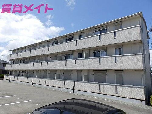 三重県松阪市嬉野中川新町２丁目 3階建 築17年8ヶ月