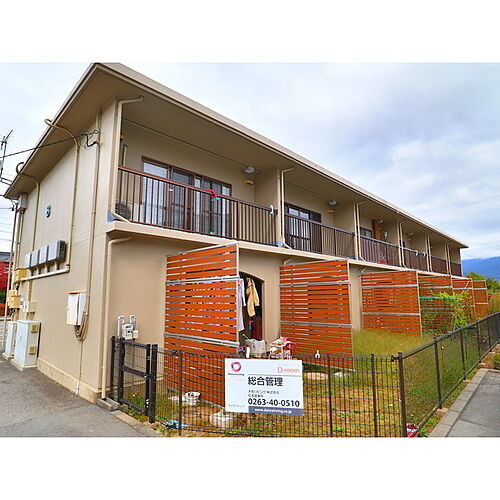 長野県塩尻市大字広丘高出 テラスハウス