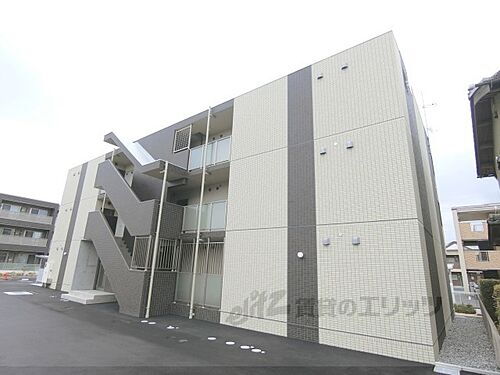 滋賀県近江八幡市鷹飼町北４丁目 築5年10ヶ月 3階建