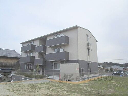滋賀県甲賀市甲賀町大原市場 3階建 築2年4ヶ月
