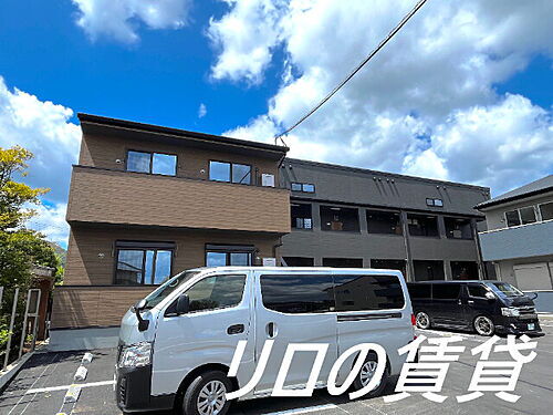 福岡県飯塚市潤野 2階建 