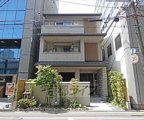 京都府京都市中京区姉小路通柳馬場東入柳八幡町 築10年10ヶ月 3階建