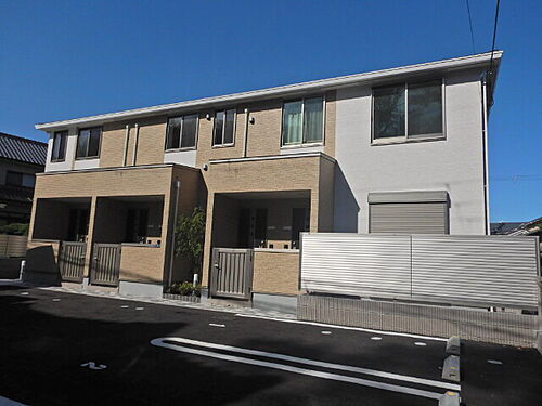 大阪府吹田市山田東１丁目 2階建 