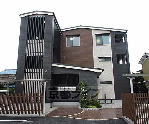 京都府城陽市寺田 3階建 
