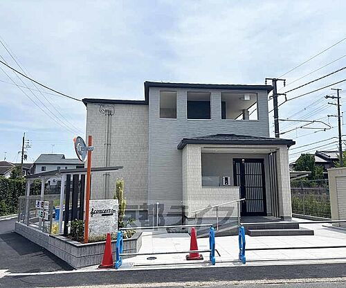 京都府相楽郡精華町大字菱田 2階建