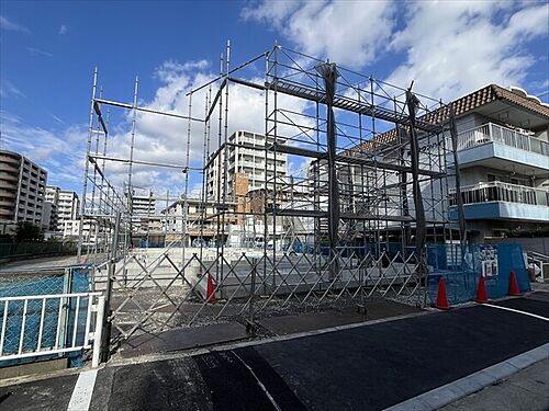 大阪府茨木市天王２丁目 3階建 