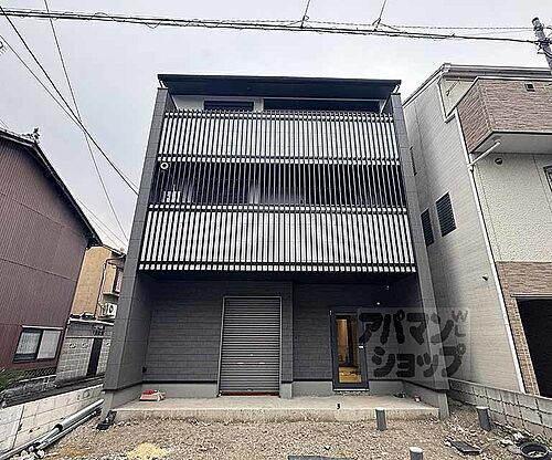 京都府京都市右京区花園内畑町 3階建 