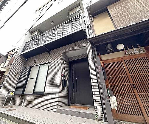 京都府京都市下京区綾小路通西洞院東入新釜座町 築34年2ヶ月 3階建