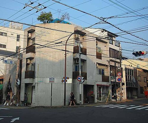 京都府京都市東山区常盤町 築26年9ヶ月 3階建