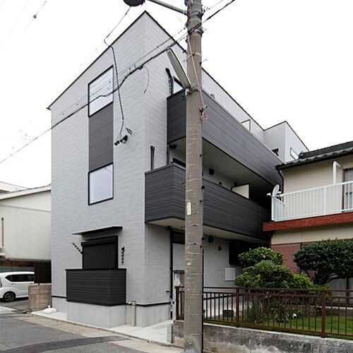 愛知県名古屋市中村区森田町２丁目  3階建