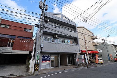 広島県広島市南区東雲２丁目 3階建
