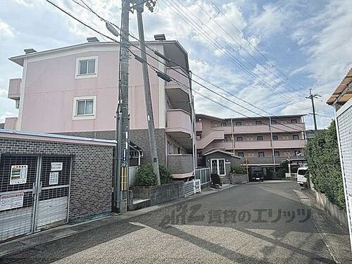 滋賀県草津市野路東４丁目 築25年10ヶ月 地上3階地下1階建