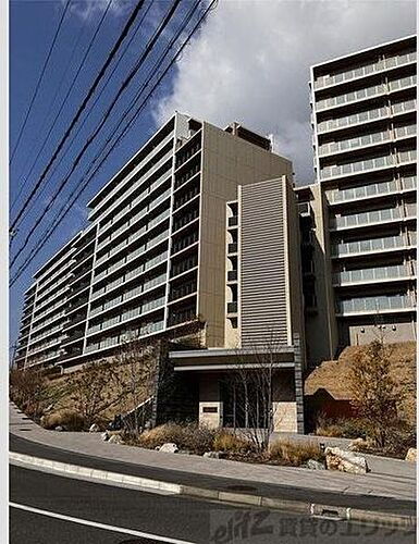 大阪府箕面市彩都粟生南４丁目 賃貸マンション