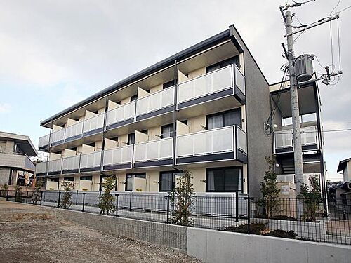 大阪府豊中市若竹町２丁目 3階建