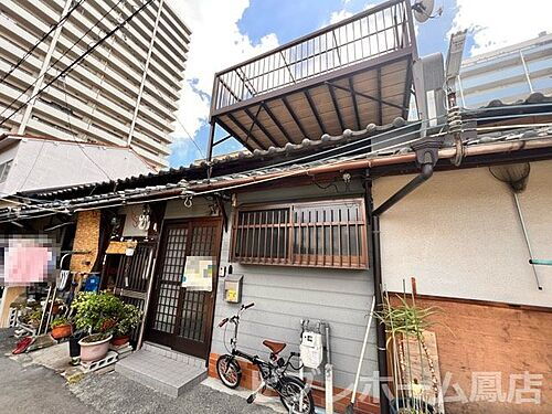 大阪府和泉市府中町１丁目 2階建