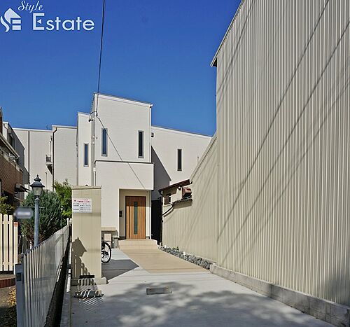 愛知県名古屋市千種区千種２丁目 3階建 築3年8ヶ月