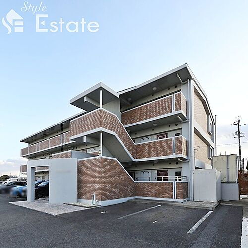 愛知県長久手市岩作八瀬ノ木 築23年10ヶ月 3階建