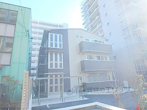 滋賀県大津市におの浜３丁目 3階建 築6年7ヶ月