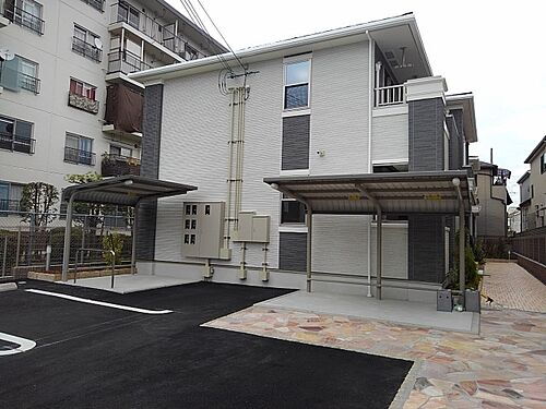 大阪府泉大津市東助松町４丁目 3階建