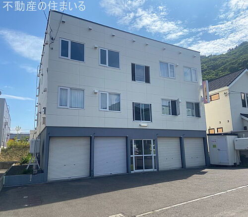 北海道札幌市南区南三十九条西１１丁目 3階建