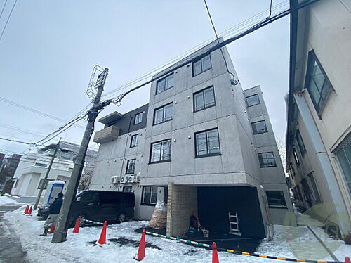 北海道札幌市中央区南十一条西１２丁目 2階建 築1年6ヶ月