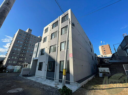 北海道札幌市中央区南八条西１２丁目 4階建 築2年10ヶ月
