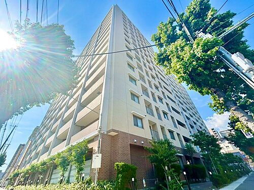 兵庫県神戸市兵庫区湊町３丁目 15階建