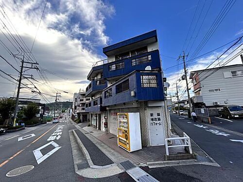 京都府京都市伏見区石田森東町 3階建