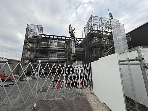 京都府京都市南区久世殿城町  3階建