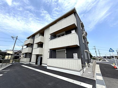 滋賀県東近江市佐生町 3階建 