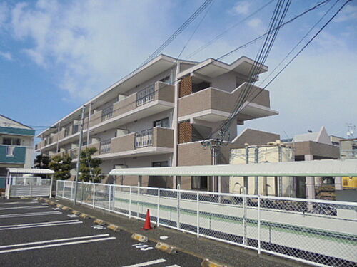 滋賀県彦根市平田町 3階建 築28年9ヶ月