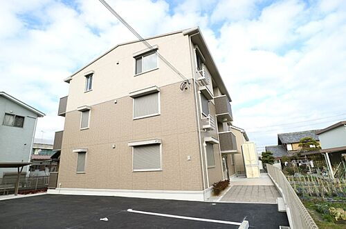 滋賀県栗東市坊袋 築8年10ヶ月 3階建