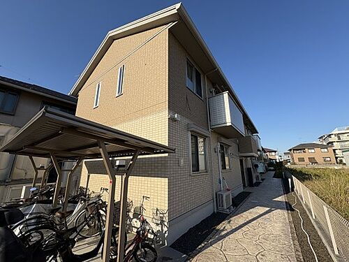 滋賀県草津市草津町 築9年6ヶ月 2階建