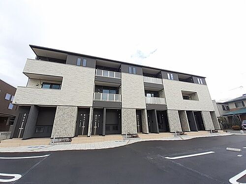 滋賀県守山市伊勢町 築2年12ヶ月 3階建