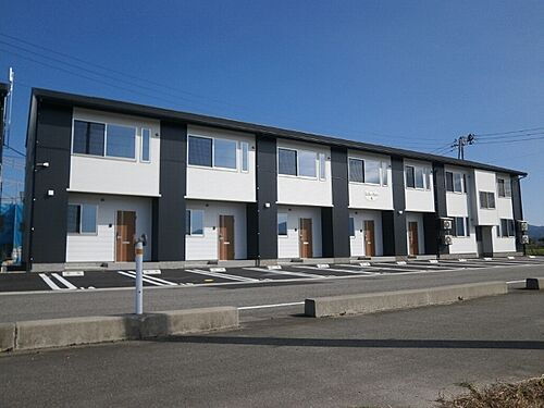 新潟県新発田市東新町４丁目 2階建 築8年4ヶ月