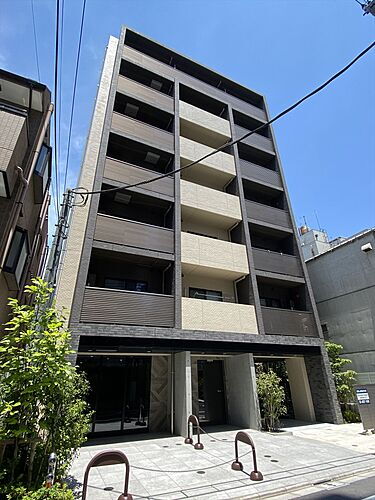 東京都新宿区早稲田町 7階建