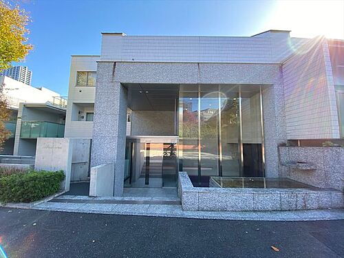 東京都新宿区市谷田町３丁目 6階建 築13年3ヶ月