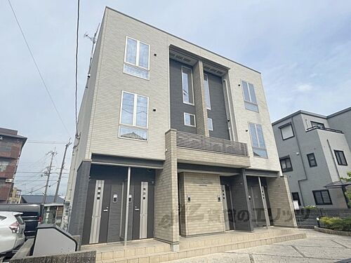 大阪府寝屋川市池田１丁目 築13年 3階建