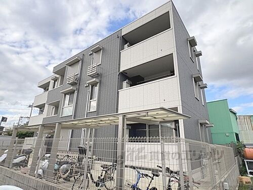 大阪府枚方市須山町 築5年2ヶ月 3階建